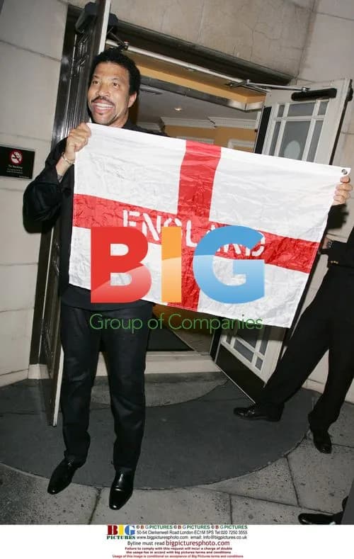Lionel Richie with England Flag