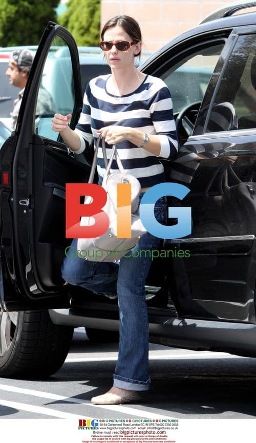 Jennifer Garner and Violet at Gelson's Supermarket