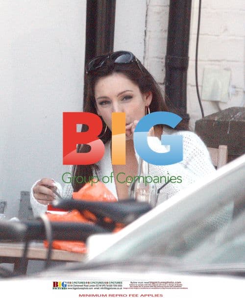 Kelly Brook Meets Boyfriend for Lunch