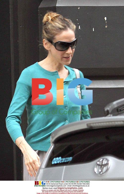 Sara Jessica Parker Running Errands in NYC