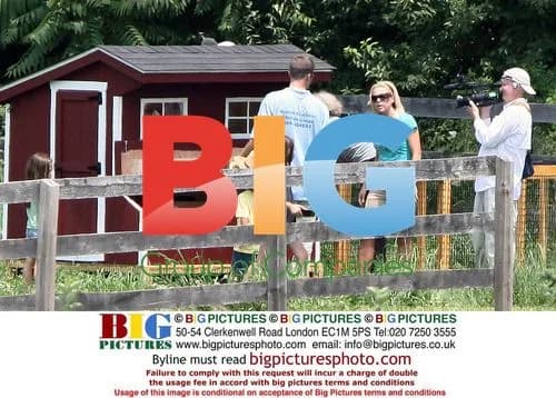 Kate Gosselin with 8 Kids Filming "Kate Plus Eight"