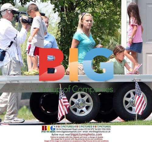 Kate Gosselin with Kids Filming 'Kate Plus Eight'