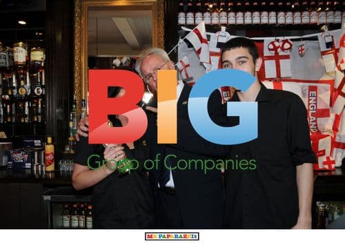 Eriksson lookalike poses with England fans