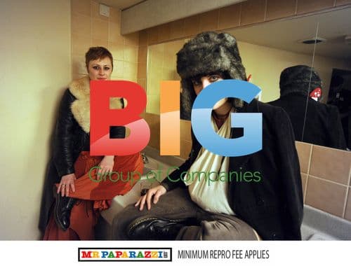 Shabby Poses with Obliette Squatters