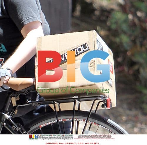 Kathlyn Beatty, daughter of Annette Bening and Warren Beatty, enters parents' home