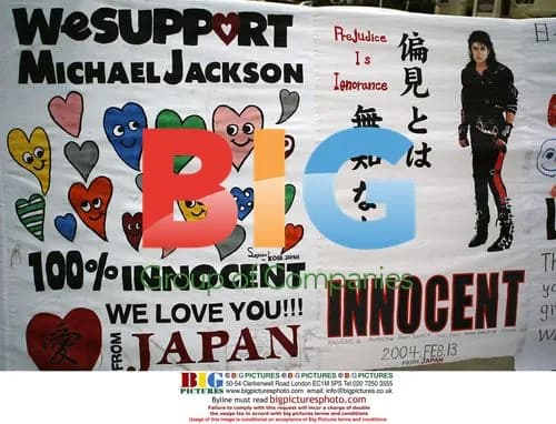 Fans Support Michael Jackson Trial