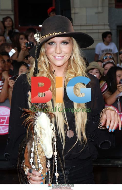 Ke$ha Arrives at Much Music Video Awards