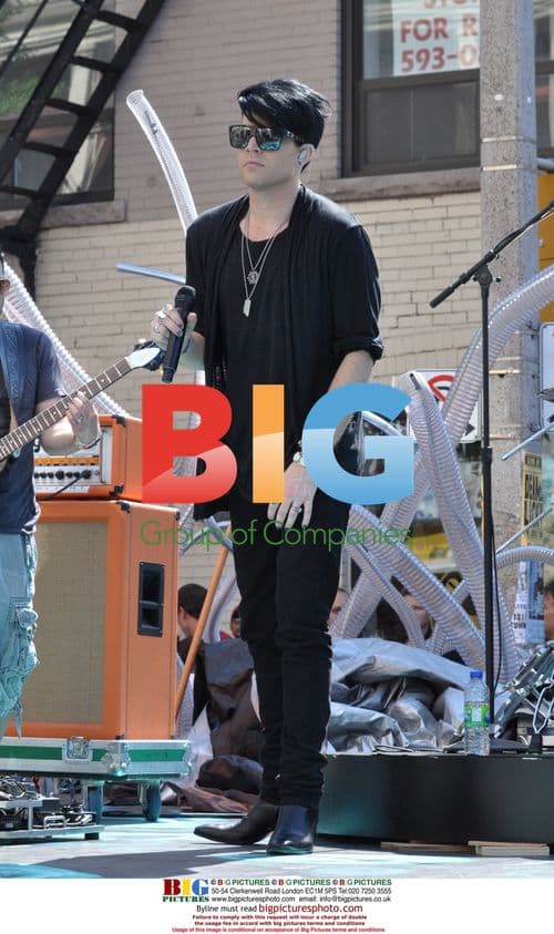 Adam Lambert Rehearsing for MMVAs