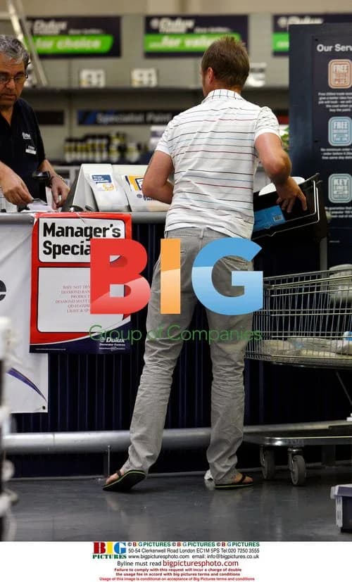Kerry Katona Shopping with Boyfriend
