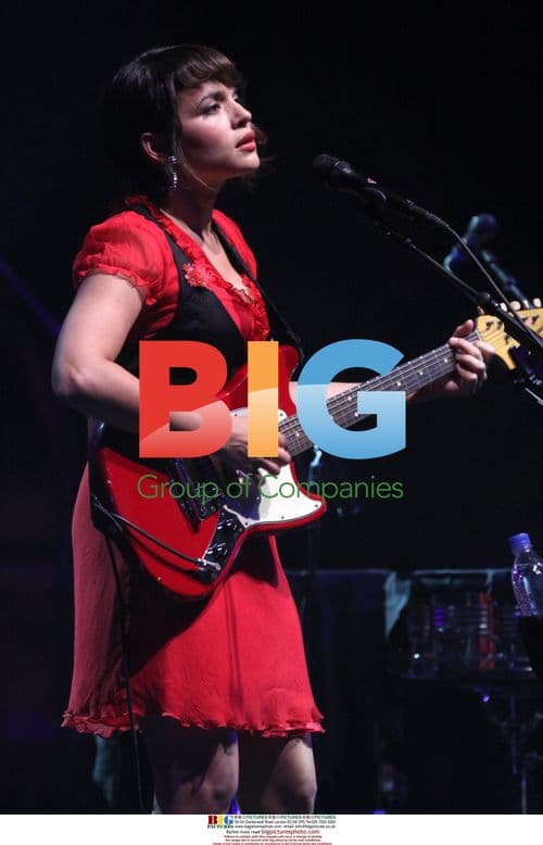 Norah Jones Performs at Hammersmith