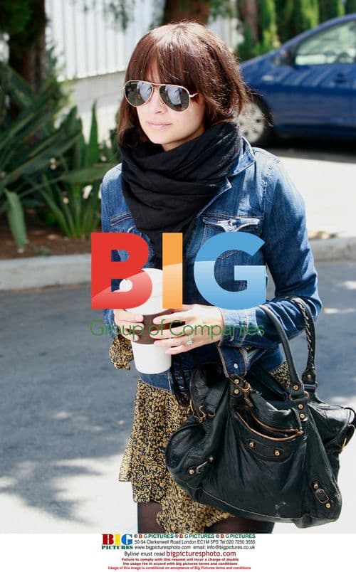 Nicole Richie Leaving Traffic School