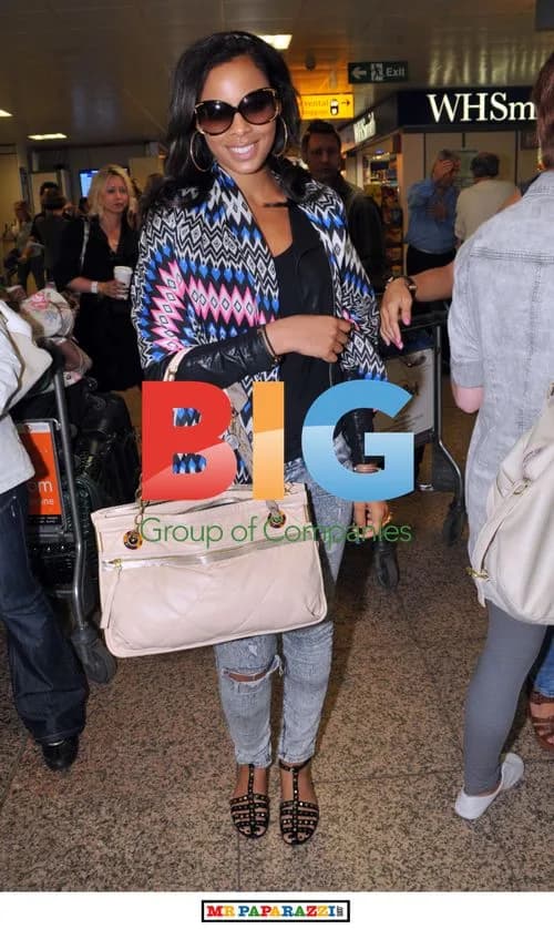 The Saturdays Arrive in Glasgow