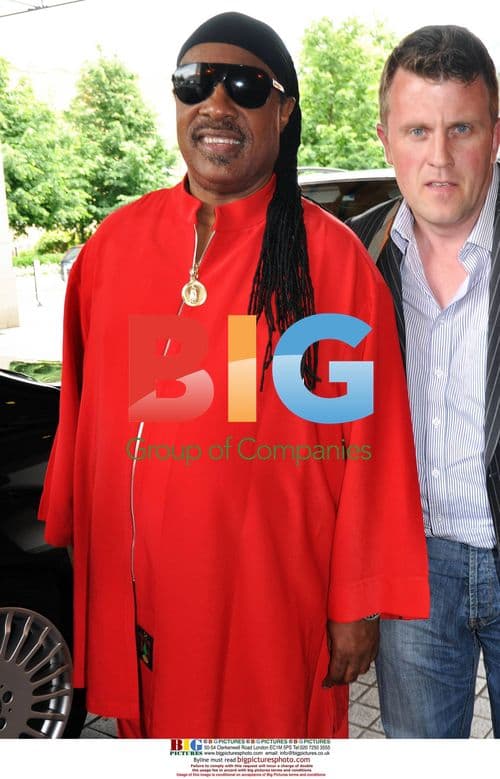 Stevie Wonder Leaves Dublin Hotel