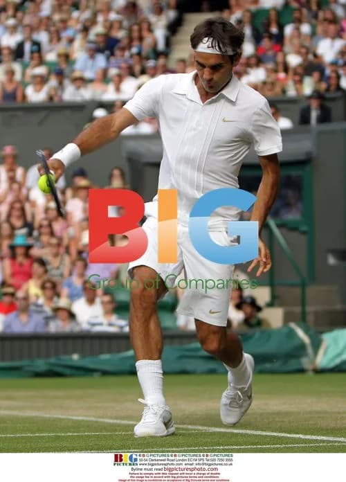 Roger Federer vs Arnaud Clement at Wimbledon 2010