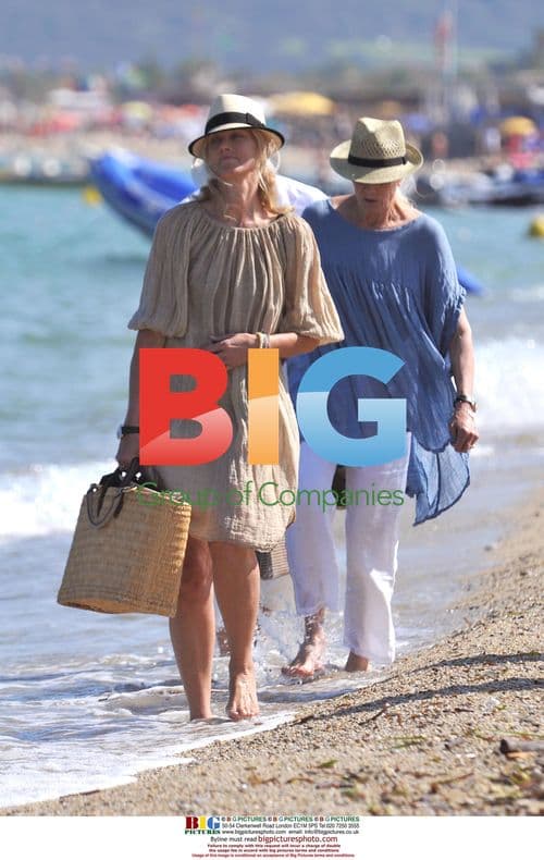 Liam Neeson, Joely Richardson, and Vanessa Redgrave on Beach