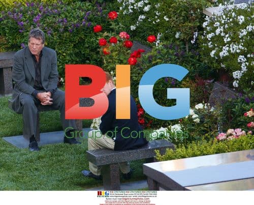 Redmond O'Neal visits Farrah Fawcett's grave