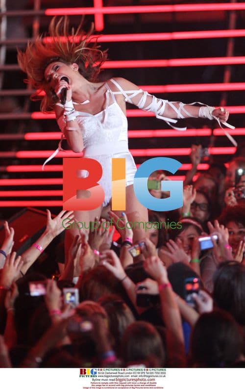 Miley Cyrus performs at 2010 Much Music Video Awards