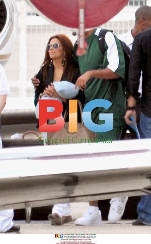 Eva Longoria and Tony Parker board private jet