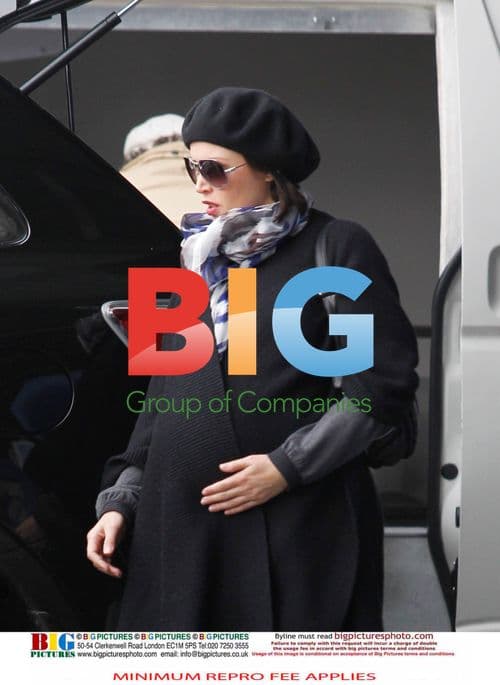 Dannii Minogue Shopping with Boyfriend