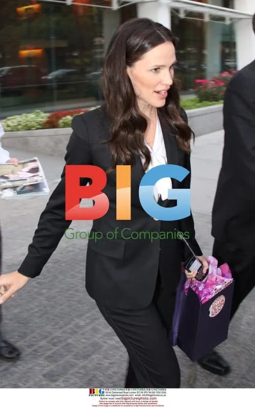 Jennifer Garner Leaves Early Learning Reception