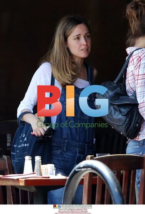 Rose Byrne Lunches with Friend in West Hollywood