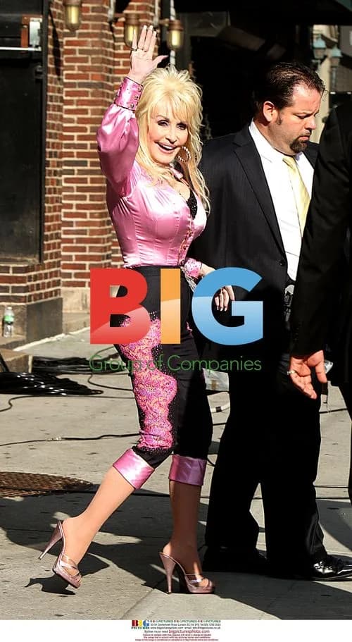Dolly Parton Performs on Letterman