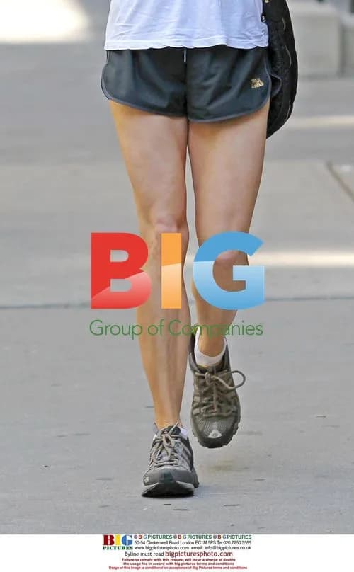 Renee Zellweger Leaving Building in NYC