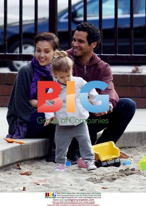 Jessica Alba Family Park Outing