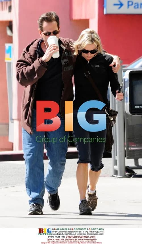 Renee Zellweger Leaves Starbucks