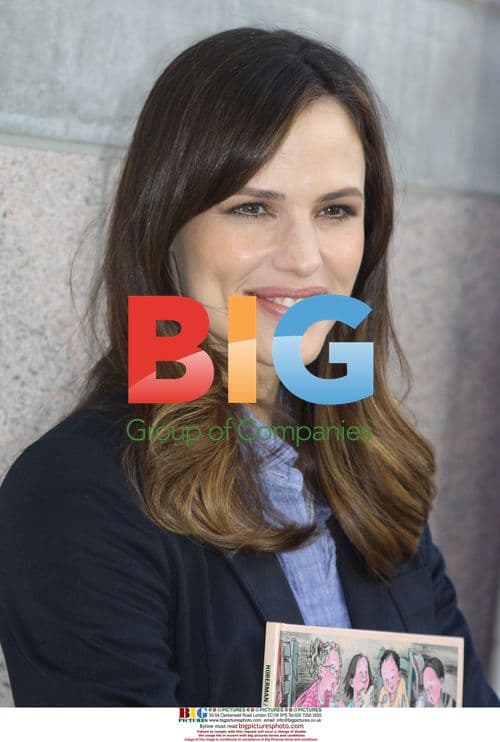 Jennifer Garner at Milk & Bookies Event