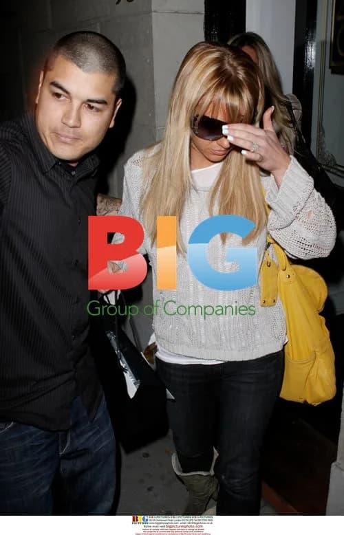 Britney Spears Leaves Hair Salon