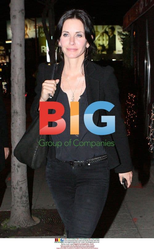 Courtney Cox Arquette Leaves Restaurant