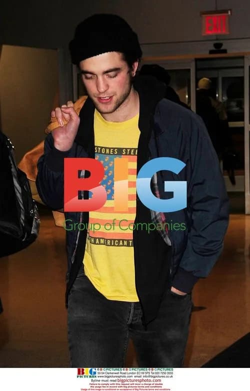 Robert Pattinson at JFK Airport