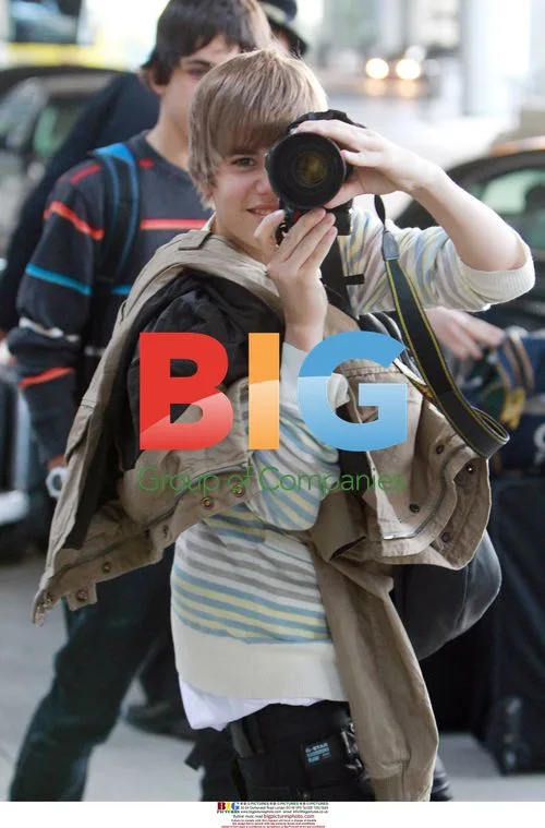Justin Bieber Turns Camera on Photographer