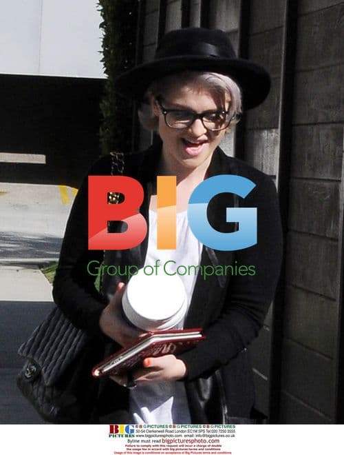 Kelly Osbourne Running Errands