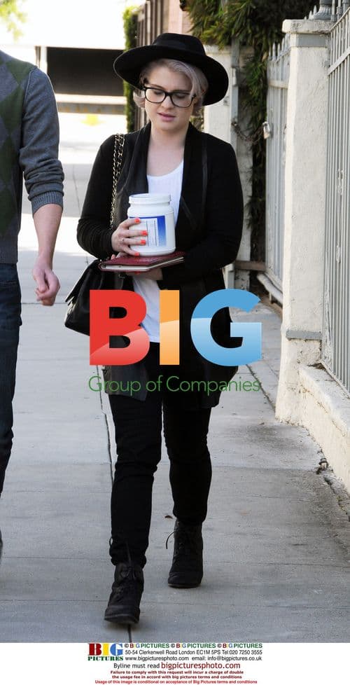 Kelly Osbourne Running Errands