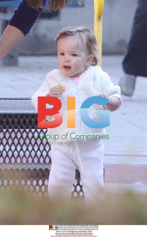 Jennifer Garner and Kids at Park