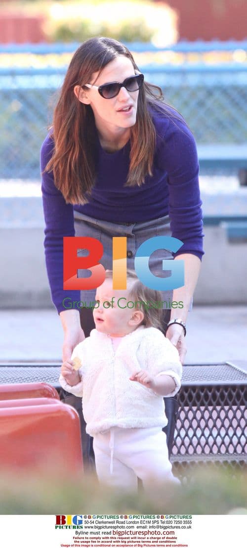 Jennifer Garner and Daughters at the Park