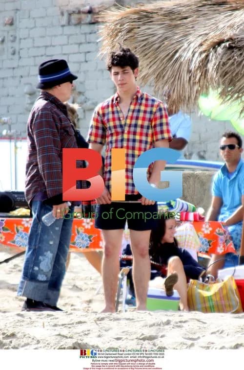 Jonas Brothers Take a Break on 'JONAS' Set