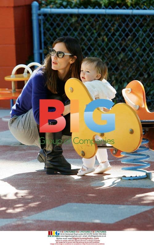 Jennifer Garner and daughters at park