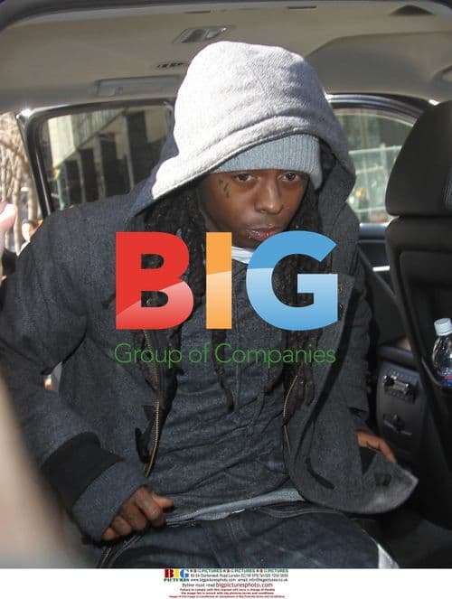 Lil Wayne Turns Himself In