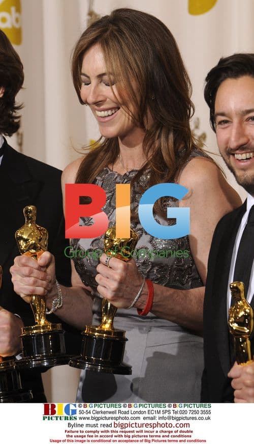 Hurt Locker Creators Hold Oscars