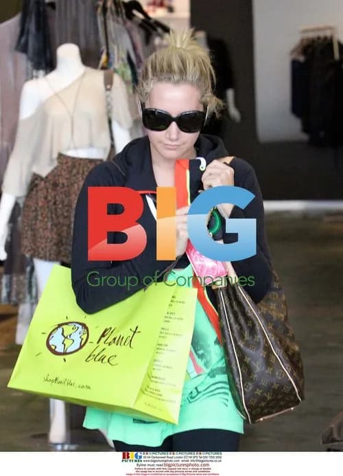 Ashley Tisdale Shopping