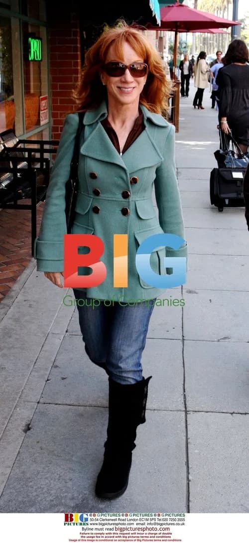 Kathy Griffin Leaves Medical Building