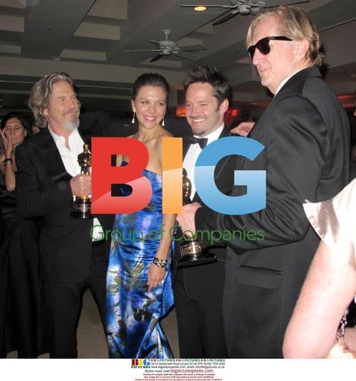 Jeff Bridges and Maggie Gyllenhaal at Vanity Fair Oscar Party
