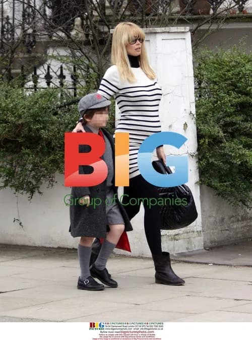 Claudia Schiffer Drops Off Kid In London