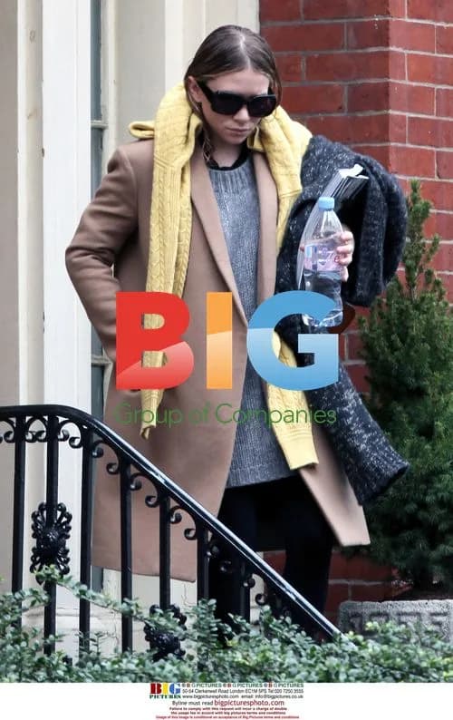 Ashley Olsen Leaving Apartment