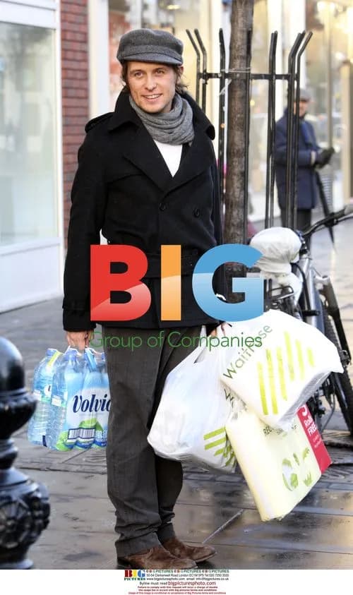 Mark Owen's shopping trip with wife Emma