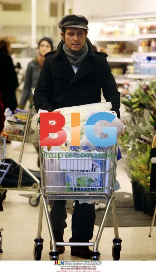 Mark Owen and Emma Ferguson Shopping