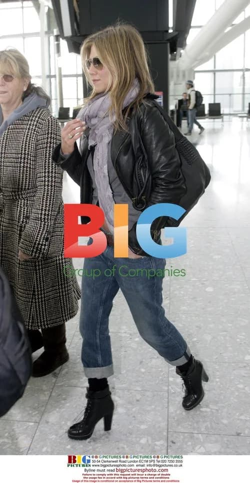 Jennifer Anniston Departs Heathrow